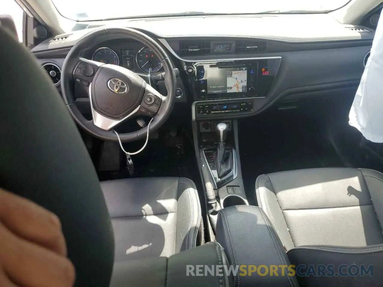 8 Photograph of a damaged car 5YFBURHE2KP930671 TOYOTA COROLLA 2019