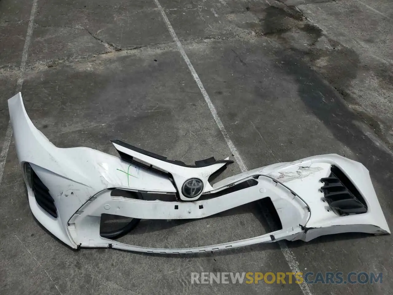 12 Photograph of a damaged car 5YFBURHE2KP931710 TOYOTA COROLLA 2019