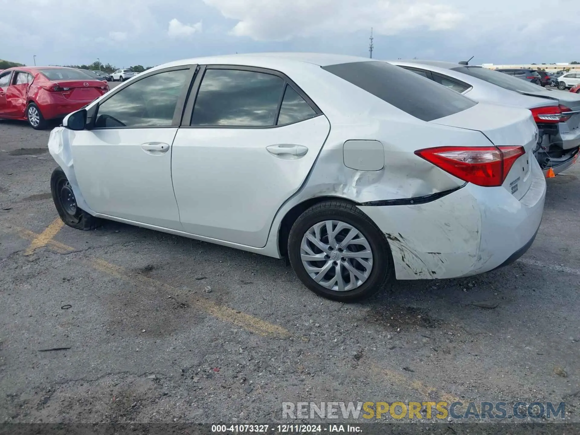 3 Photograph of a damaged car 5YFBURHE2KP933621 TOYOTA COROLLA 2019