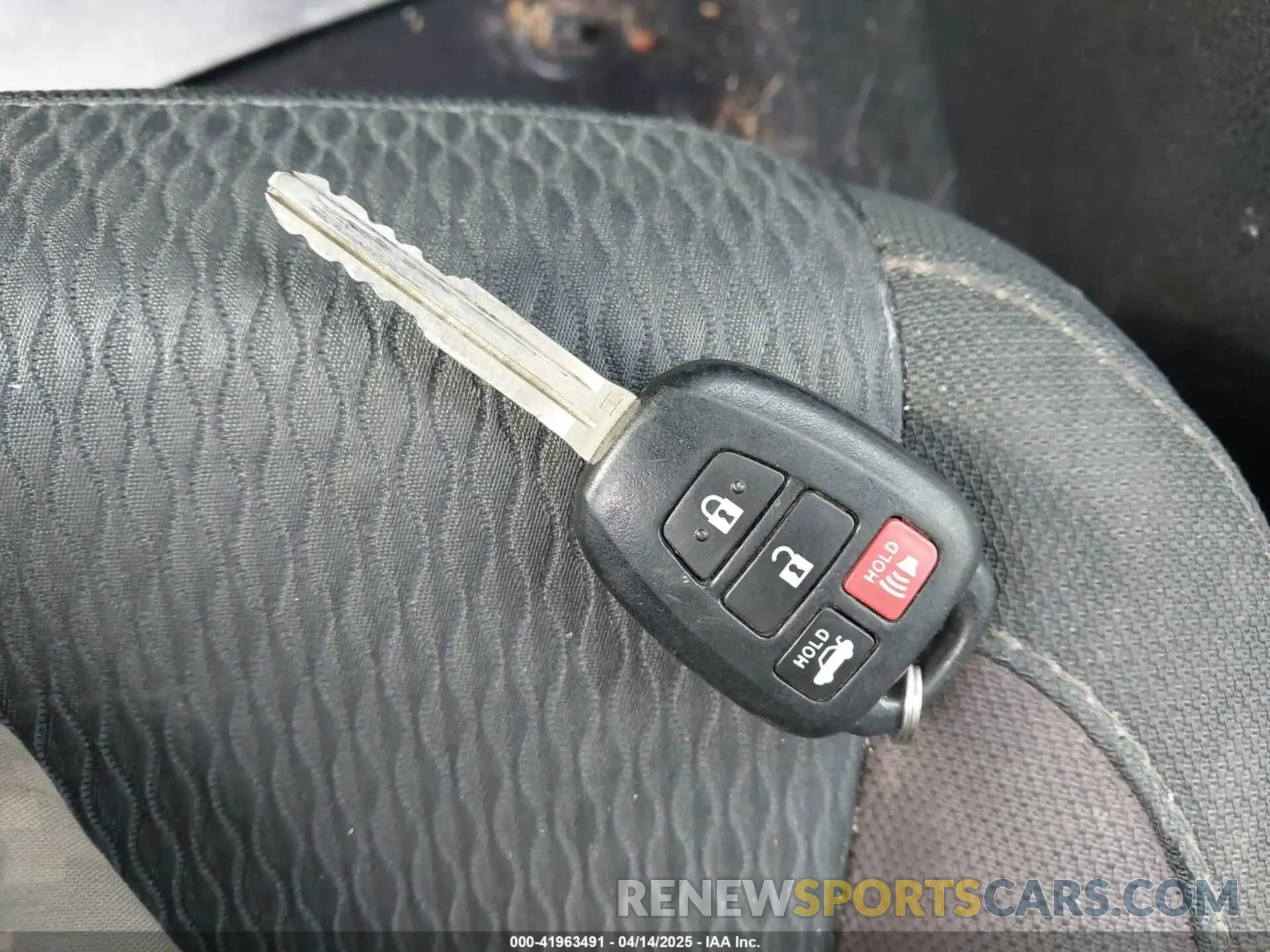 11 Photograph of a damaged car 5YFBURHE2KP934042 TOYOTA COROLLA 2019