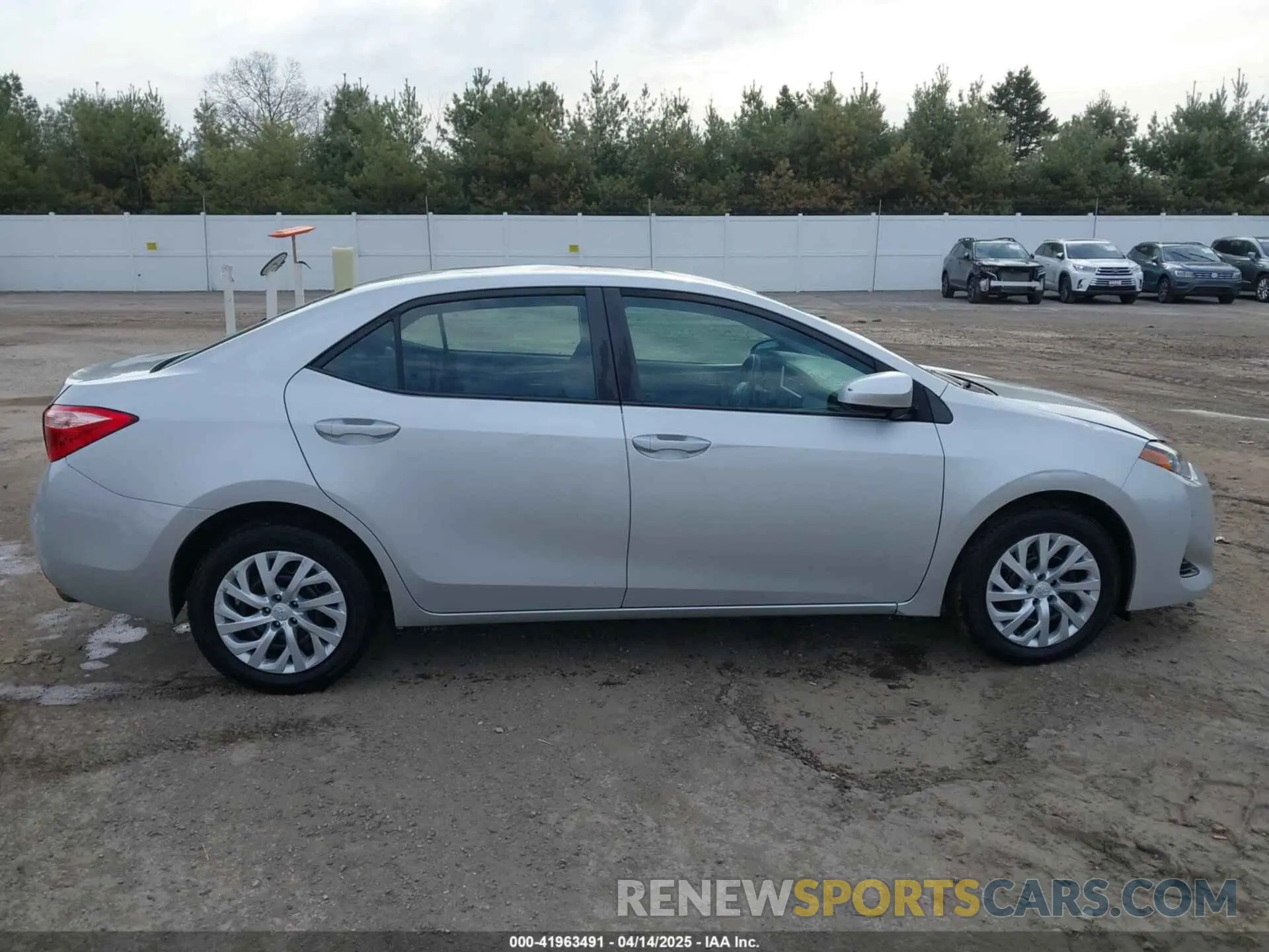 14 Photograph of a damaged car 5YFBURHE2KP934042 TOYOTA COROLLA 2019