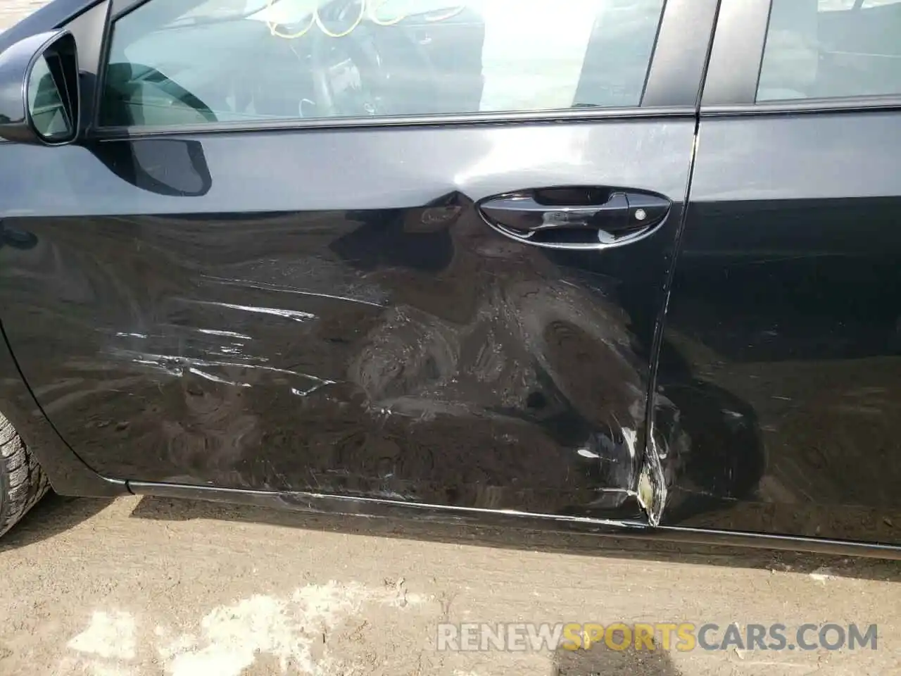 9 Photograph of a damaged car 5YFBURHE2KP934364 TOYOTA COROLLA 2019