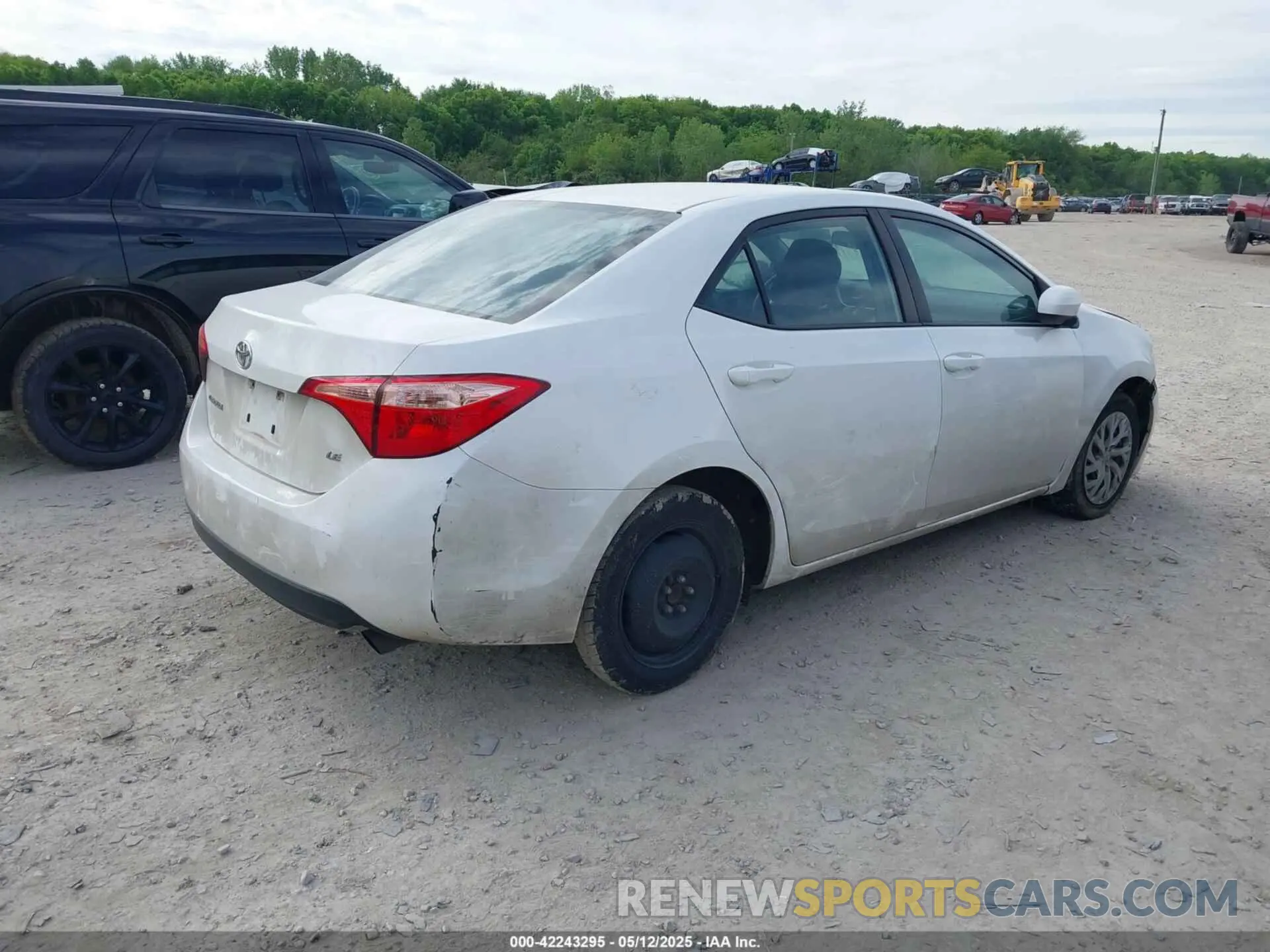 4 Photograph of a damaged car 5YFBURHE2KP935112 TOYOTA COROLLA 2019