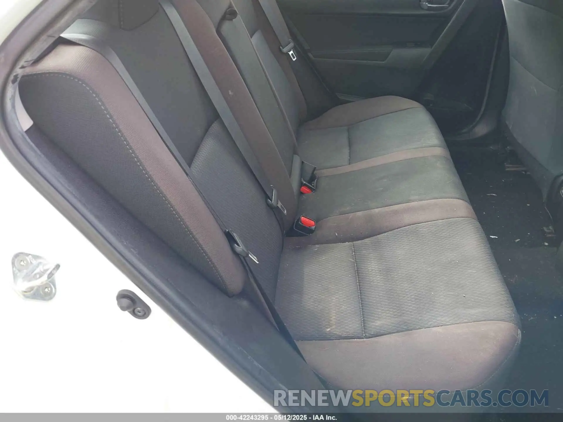 8 Photograph of a damaged car 5YFBURHE2KP935112 TOYOTA COROLLA 2019