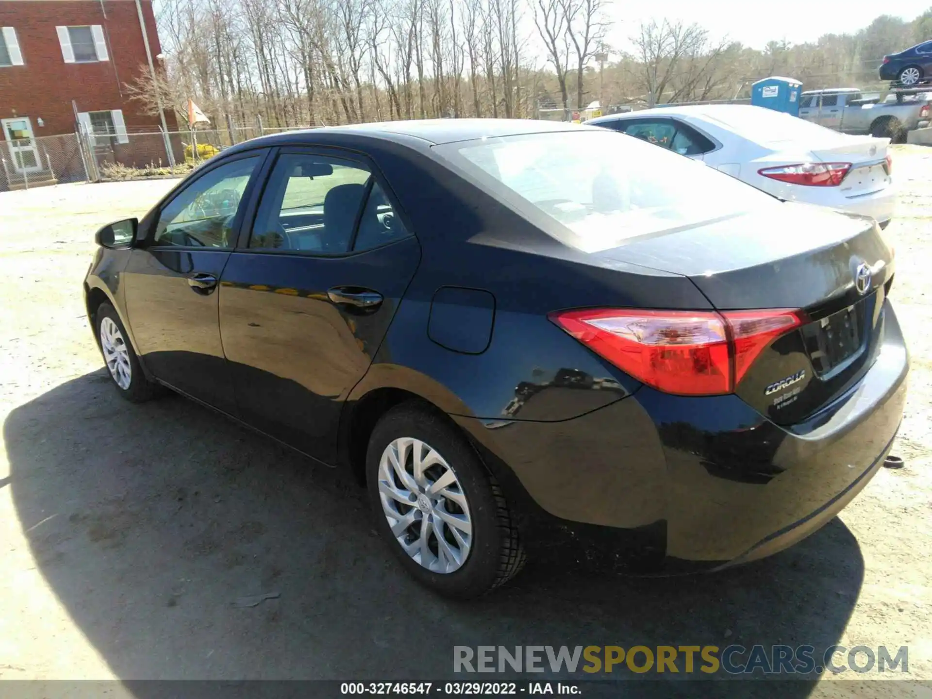 3 Photograph of a damaged car 5YFBURHE2KP935966 TOYOTA COROLLA 2019