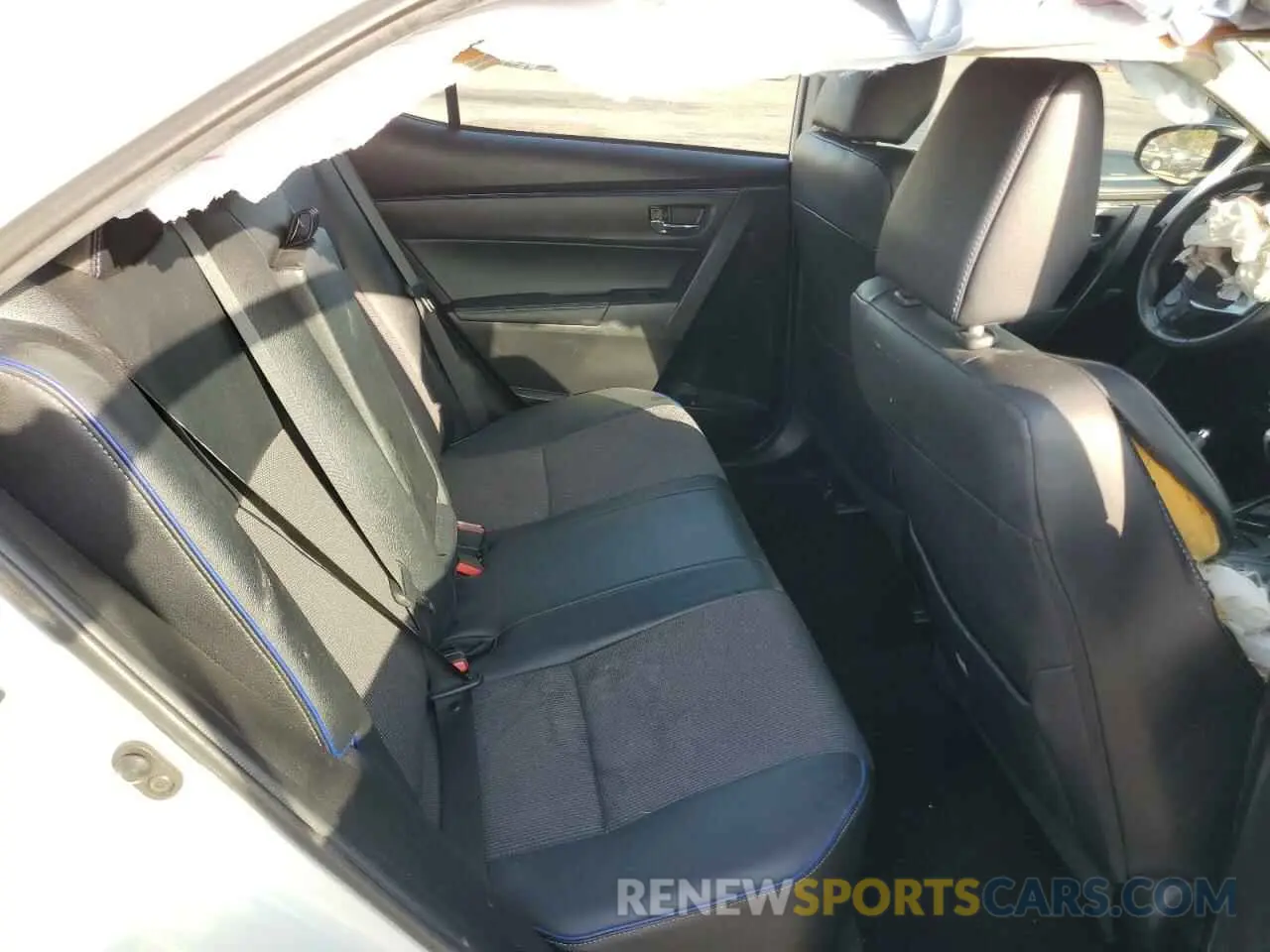 10 Photograph of a damaged car 5YFBURHE2KP938527 TOYOTA COROLLA 2019