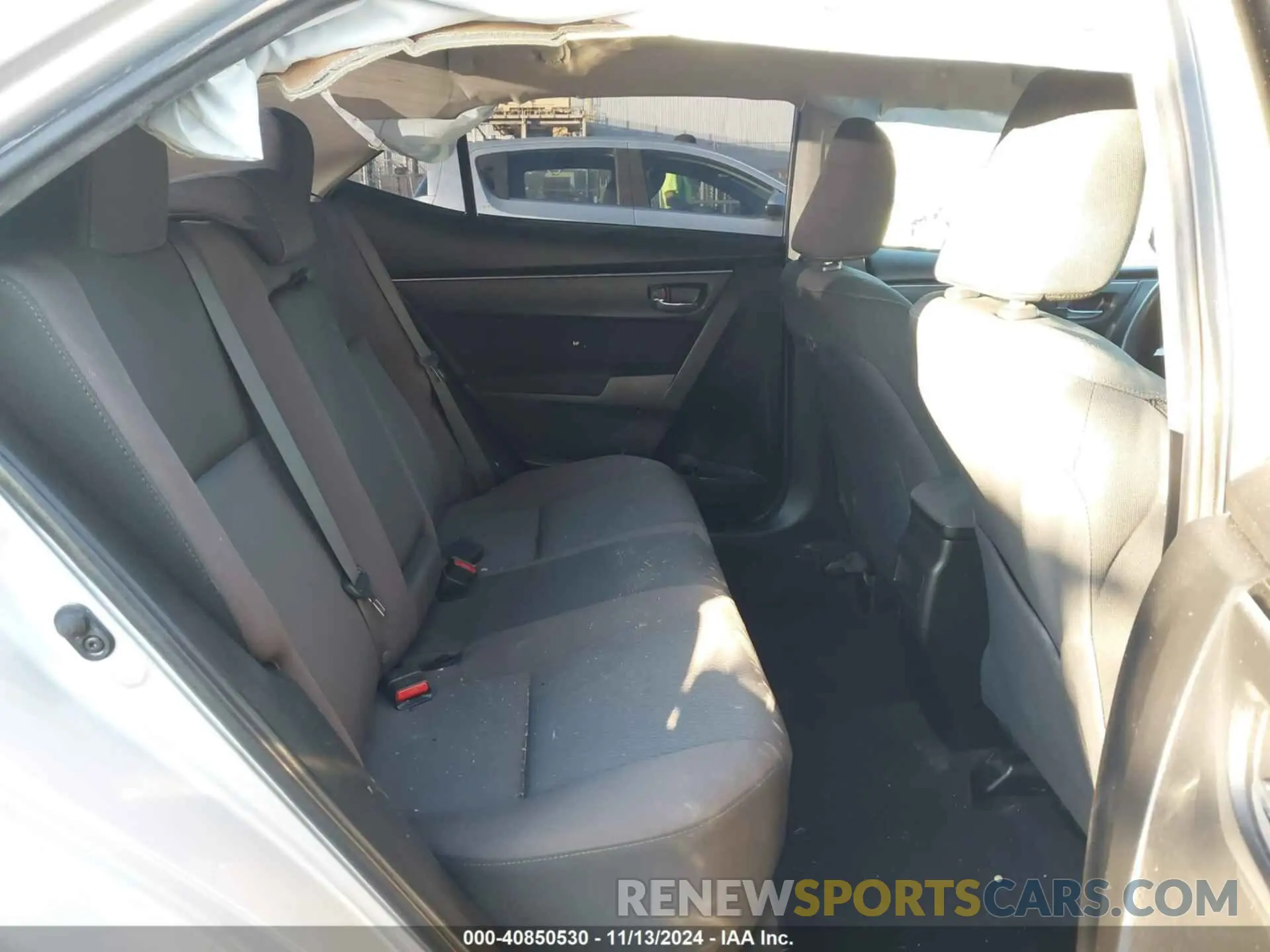 8 Photograph of a damaged car 5YFBURHE2KP940035 TOYOTA COROLLA 2019