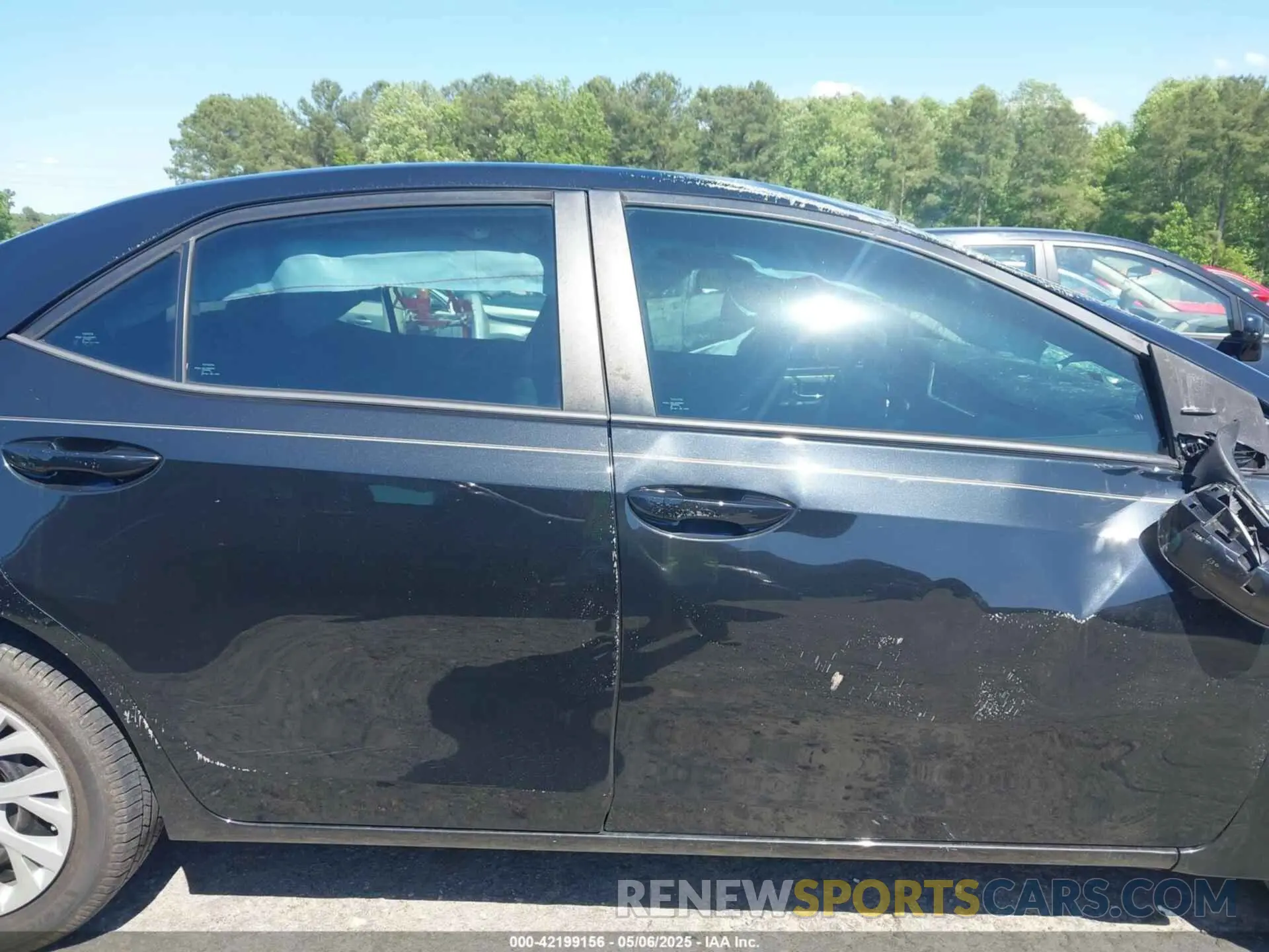 14 Photograph of a damaged car 5YFBURHE2KP942979 TOYOTA COROLLA 2019