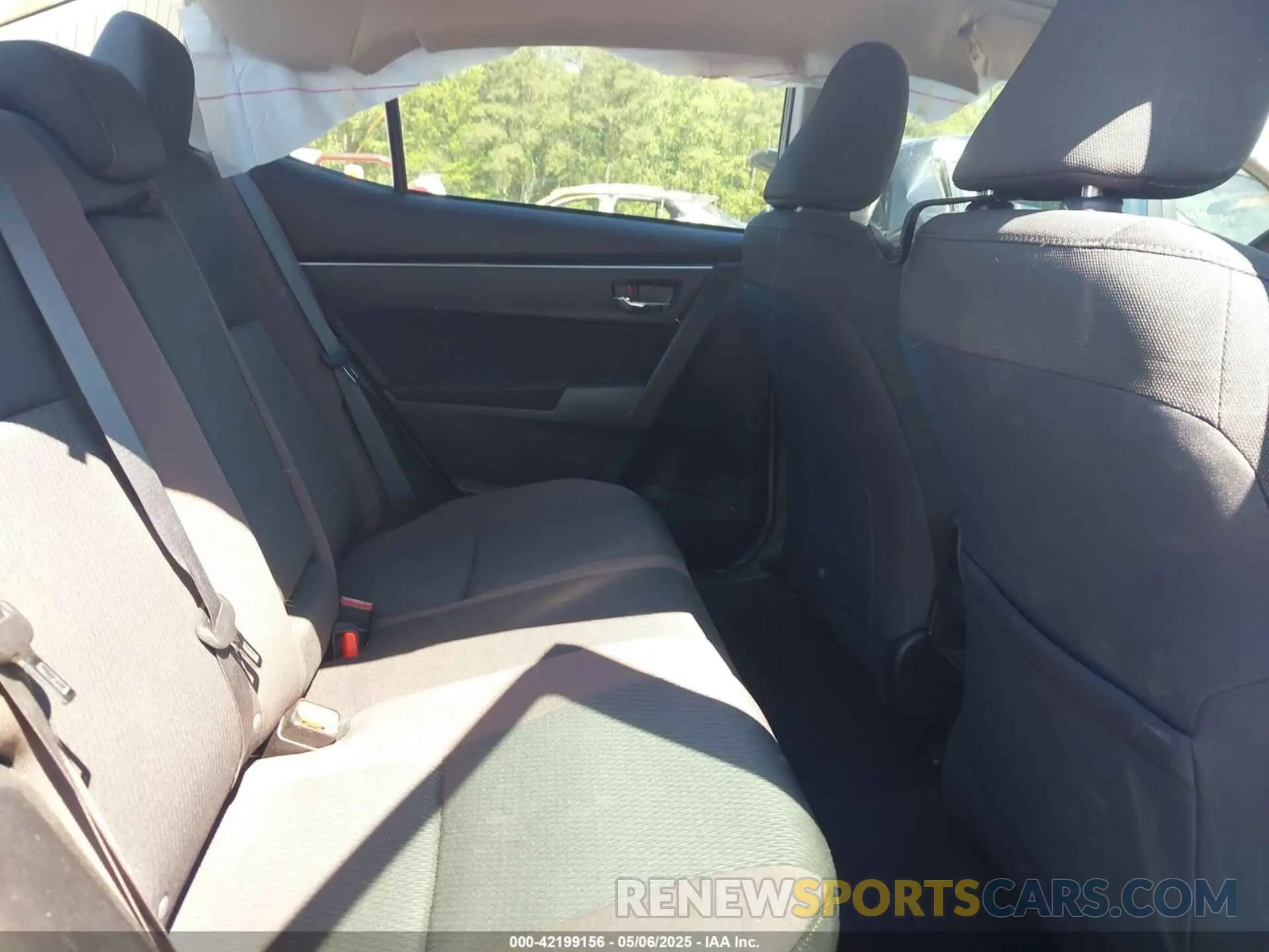 8 Photograph of a damaged car 5YFBURHE2KP942979 TOYOTA COROLLA 2019