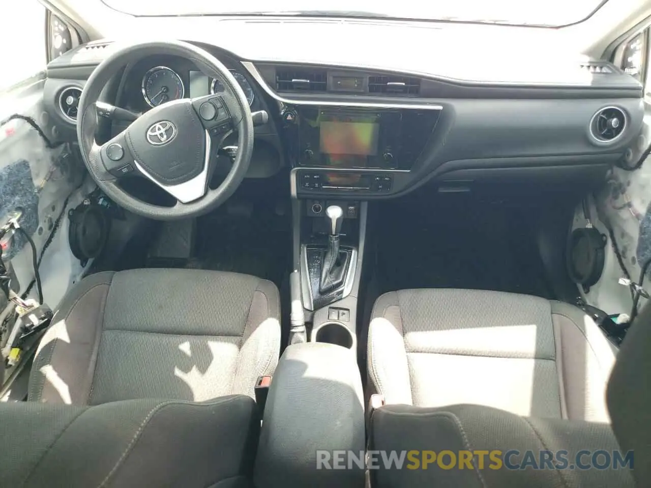 8 Photograph of a damaged car 5YFBURHE2KP944506 TOYOTA COROLLA 2019