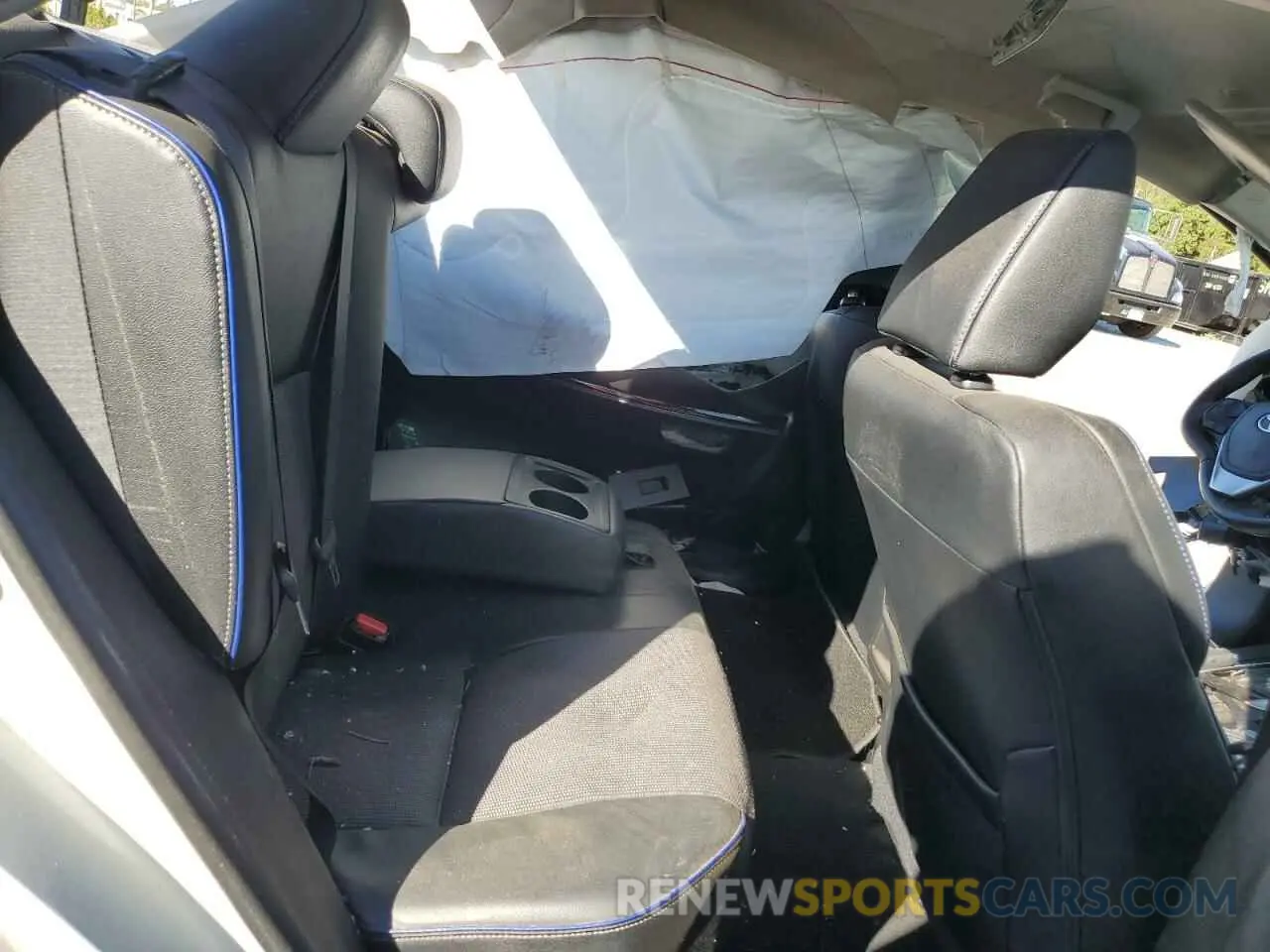 10 Photograph of a damaged car 5YFBURHE2KP945865 TOYOTA COROLLA 2019