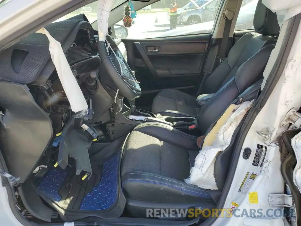 7 Photograph of a damaged car 5YFBURHE2KP945865 TOYOTA COROLLA 2019