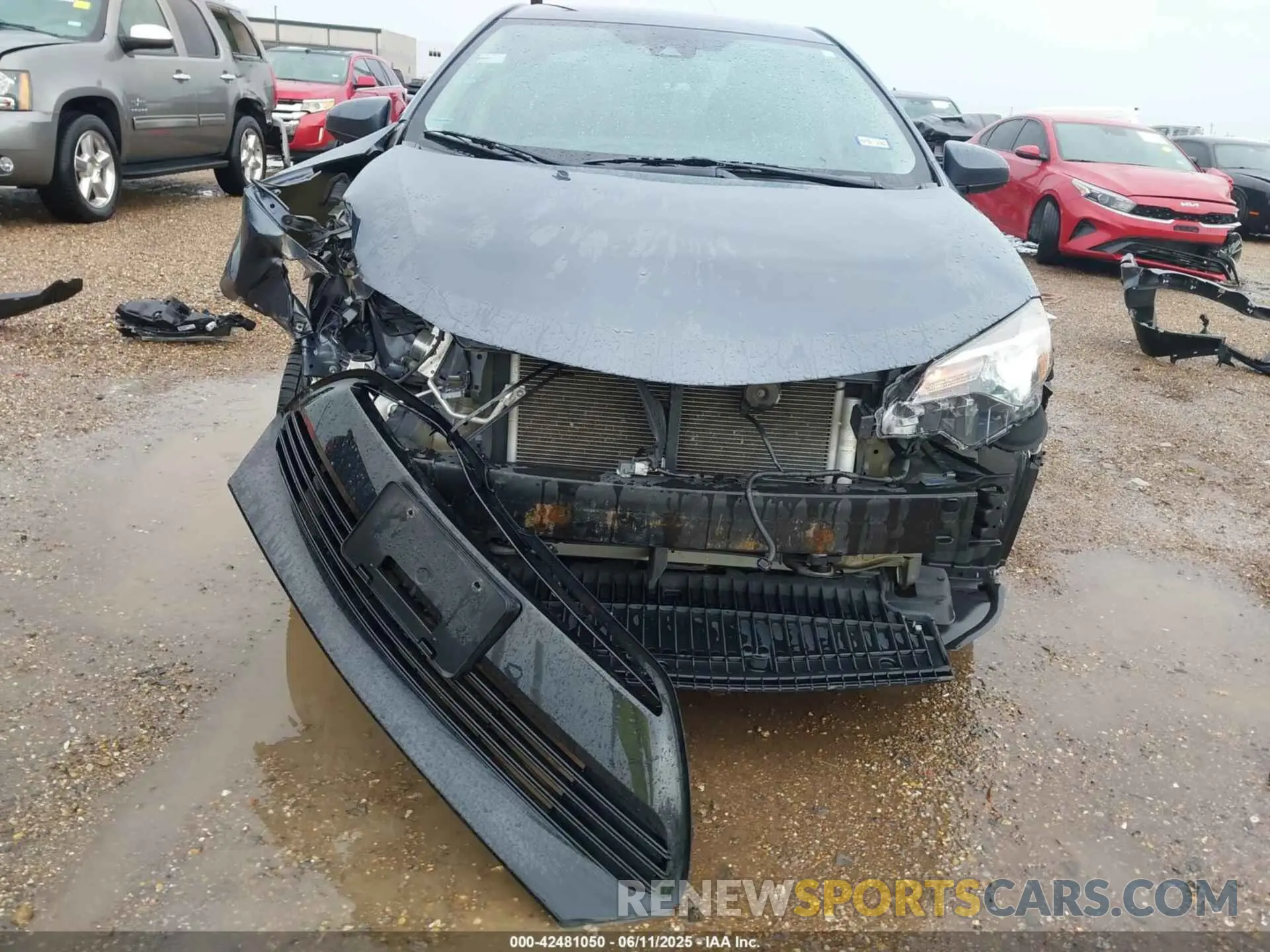 13 Photograph of a damaged car 5YFBURHE2KP948247 TOYOTA COROLLA 2019