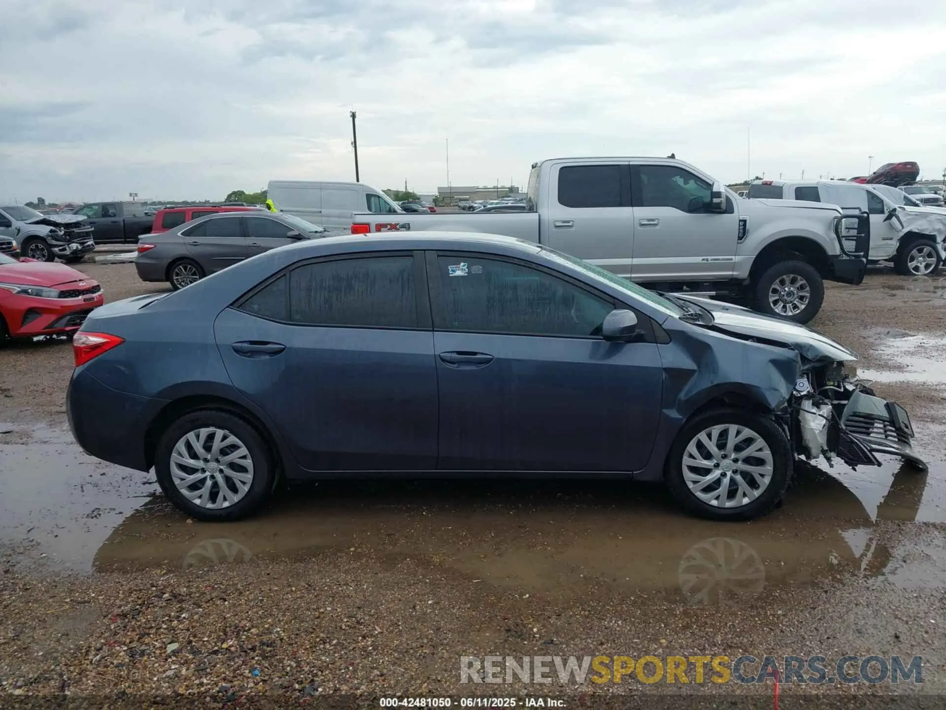14 Photograph of a damaged car 5YFBURHE2KP948247 TOYOTA COROLLA 2019