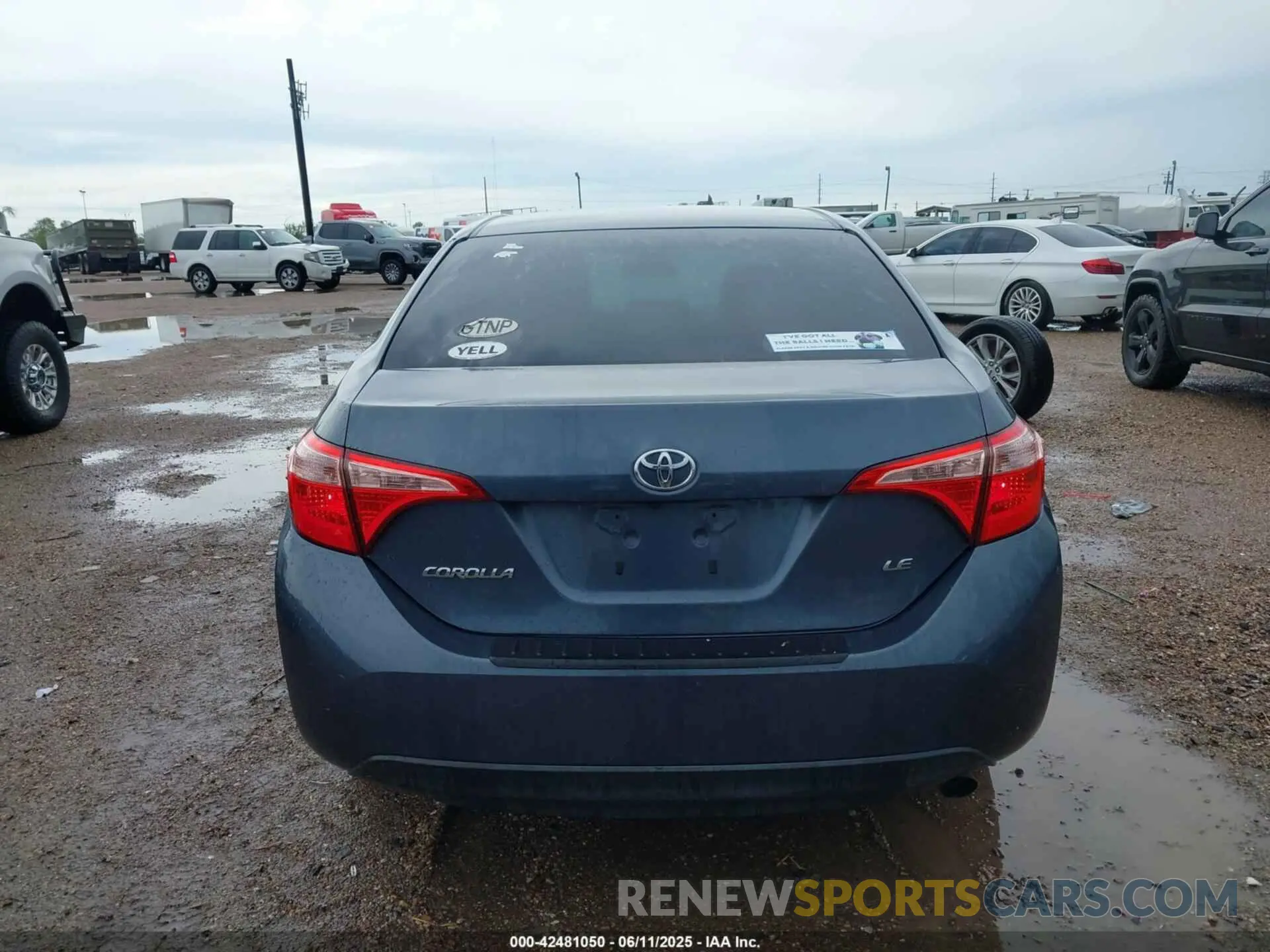 17 Photograph of a damaged car 5YFBURHE2KP948247 TOYOTA COROLLA 2019
