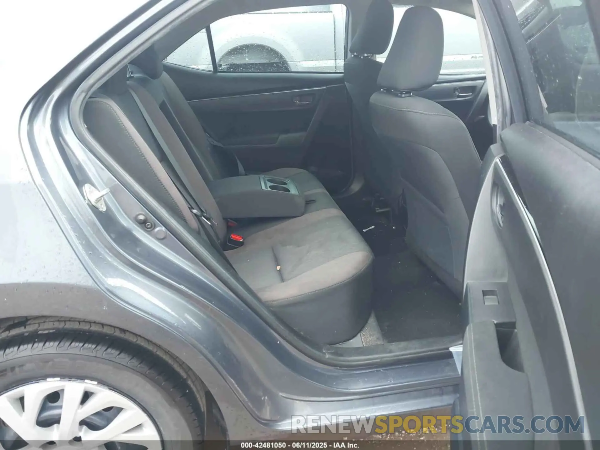 8 Photograph of a damaged car 5YFBURHE2KP948247 TOYOTA COROLLA 2019