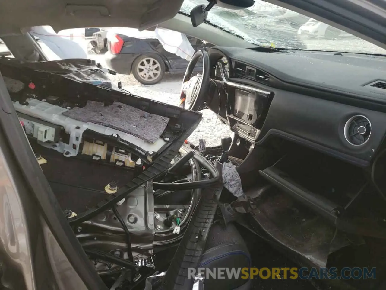 5 Photograph of a damaged car 5YFBURHE3KP860016 TOYOTA COROLLA 2019
