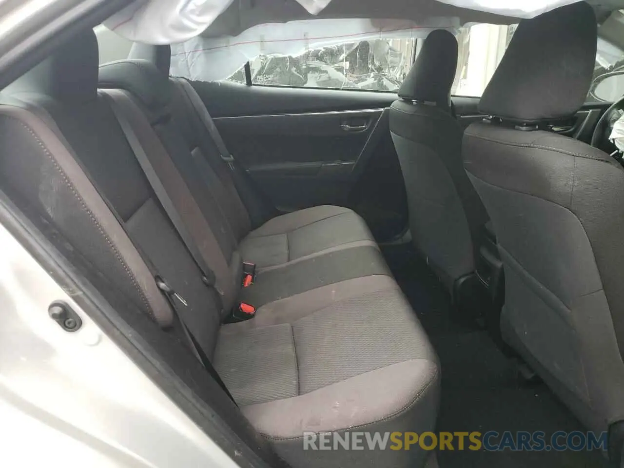 10 Photograph of a damaged car 5YFBURHE3KP864065 TOYOTA COROLLA 2019