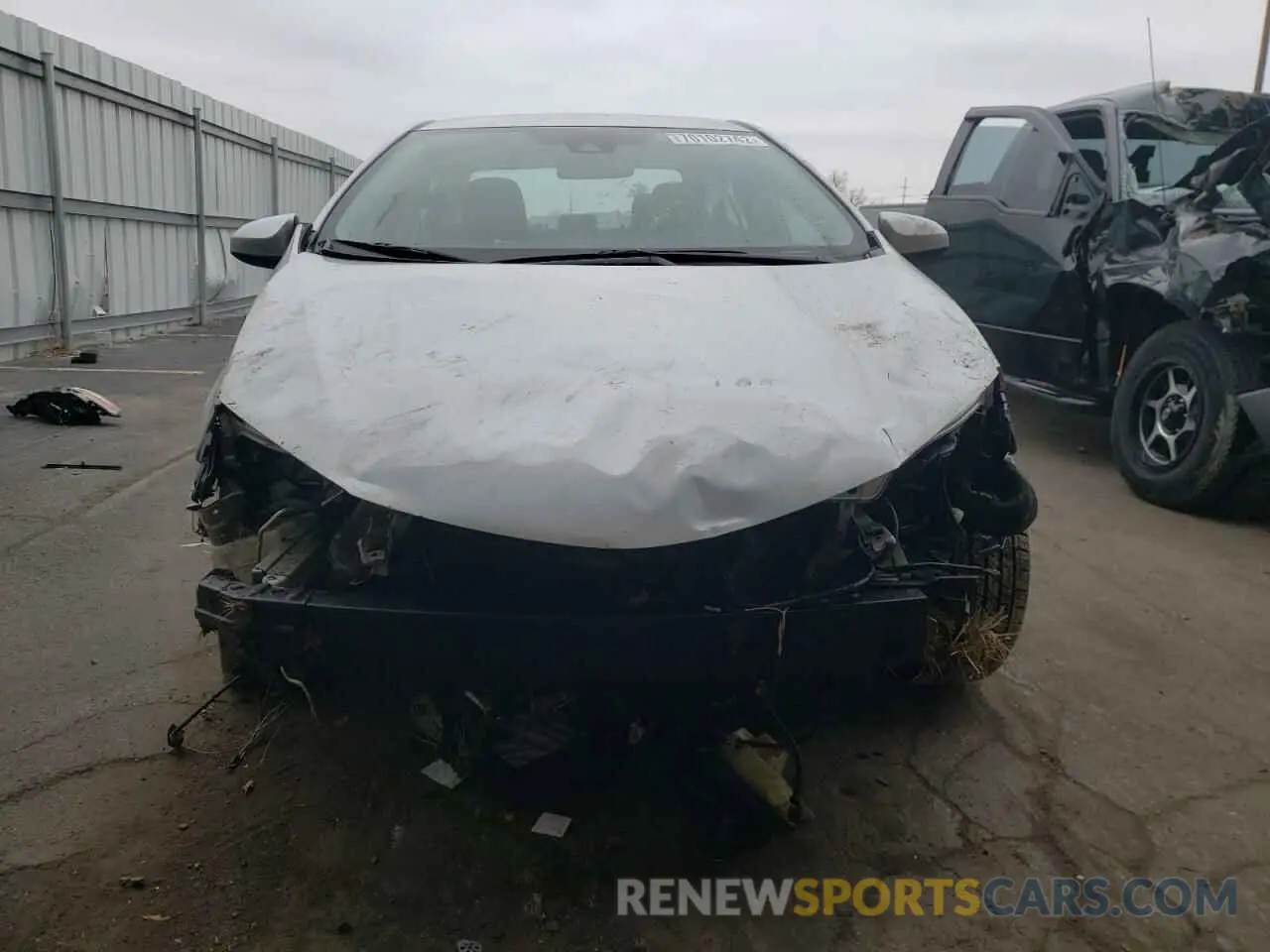 5 Photograph of a damaged car 5YFBURHE3KP864065 TOYOTA COROLLA 2019