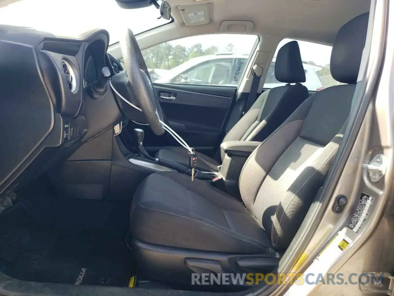 7 Photograph of a damaged car 5YFBURHE3KP868620 TOYOTA COROLLA 2019