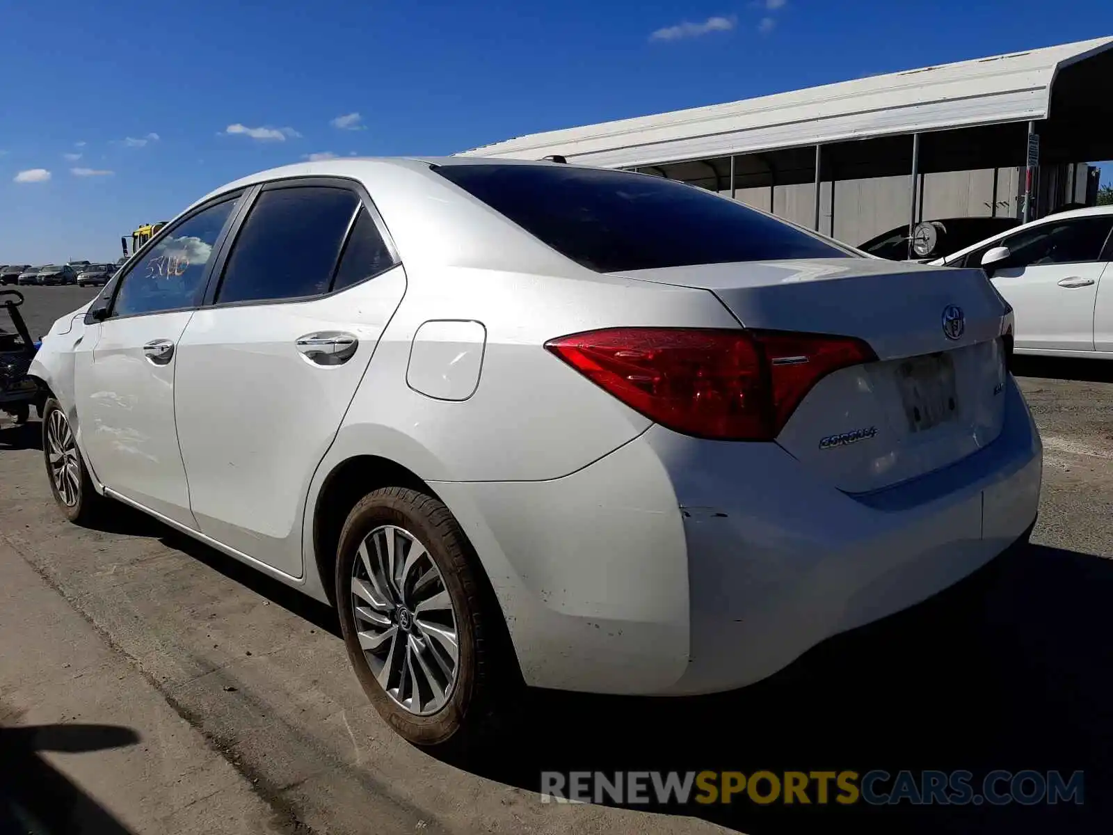 3 Photograph of a damaged car 5YFBURHE3KP869086 TOYOTA COROLLA 2019