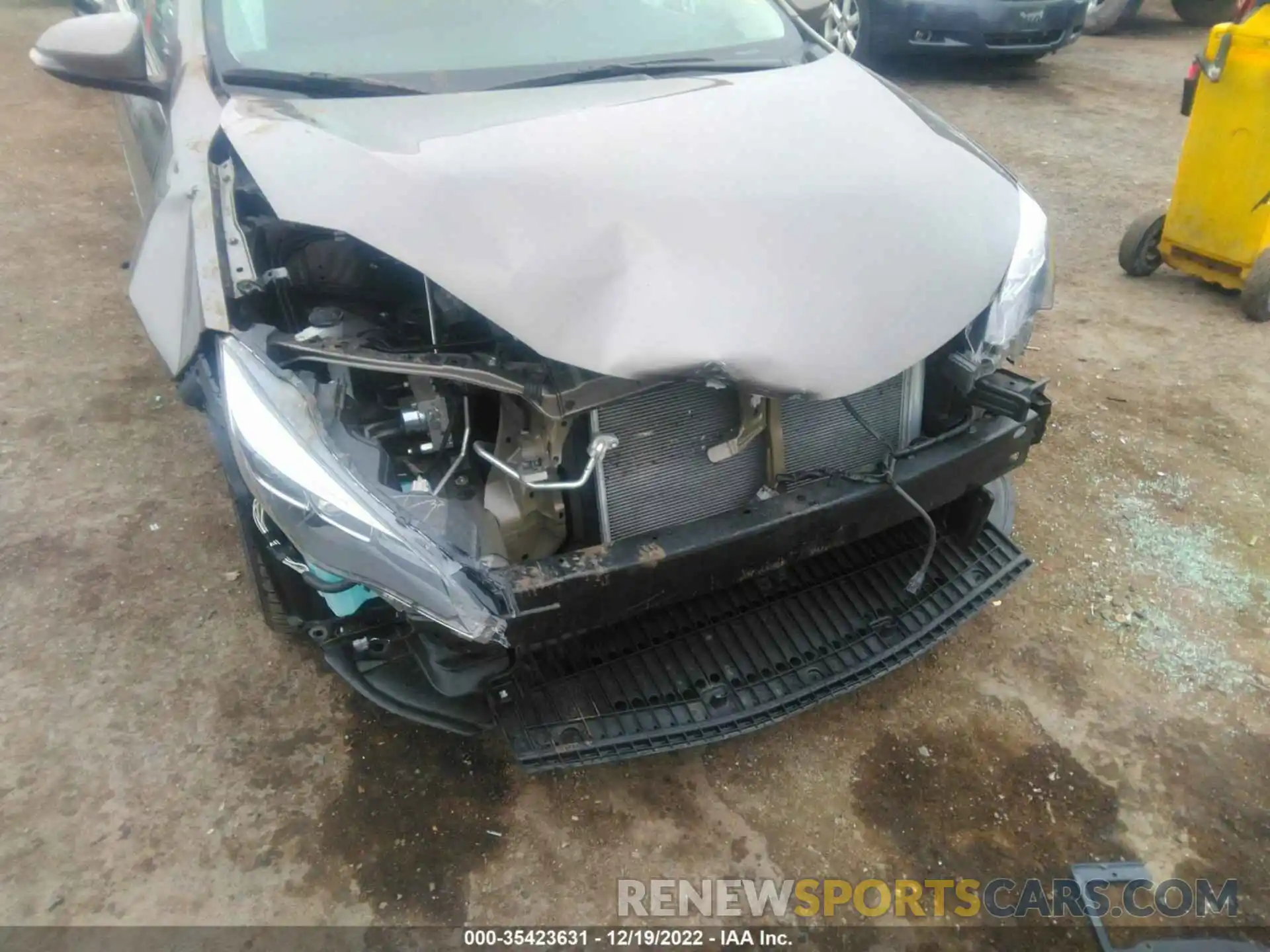 6 Photograph of a damaged car 5YFBURHE3KP871839 TOYOTA COROLLA 2019