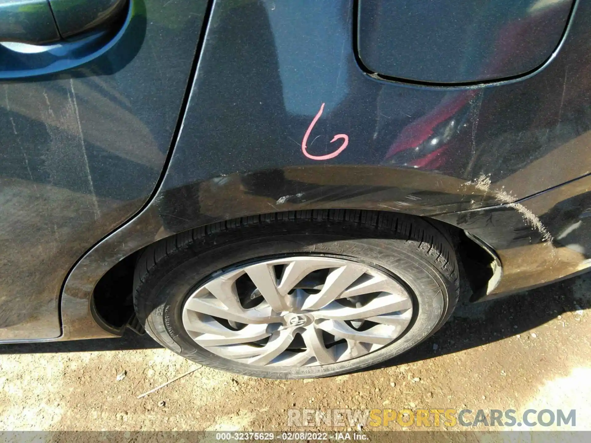 14 Photograph of a damaged car 5YFBURHE3KP872277 TOYOTA COROLLA 2019