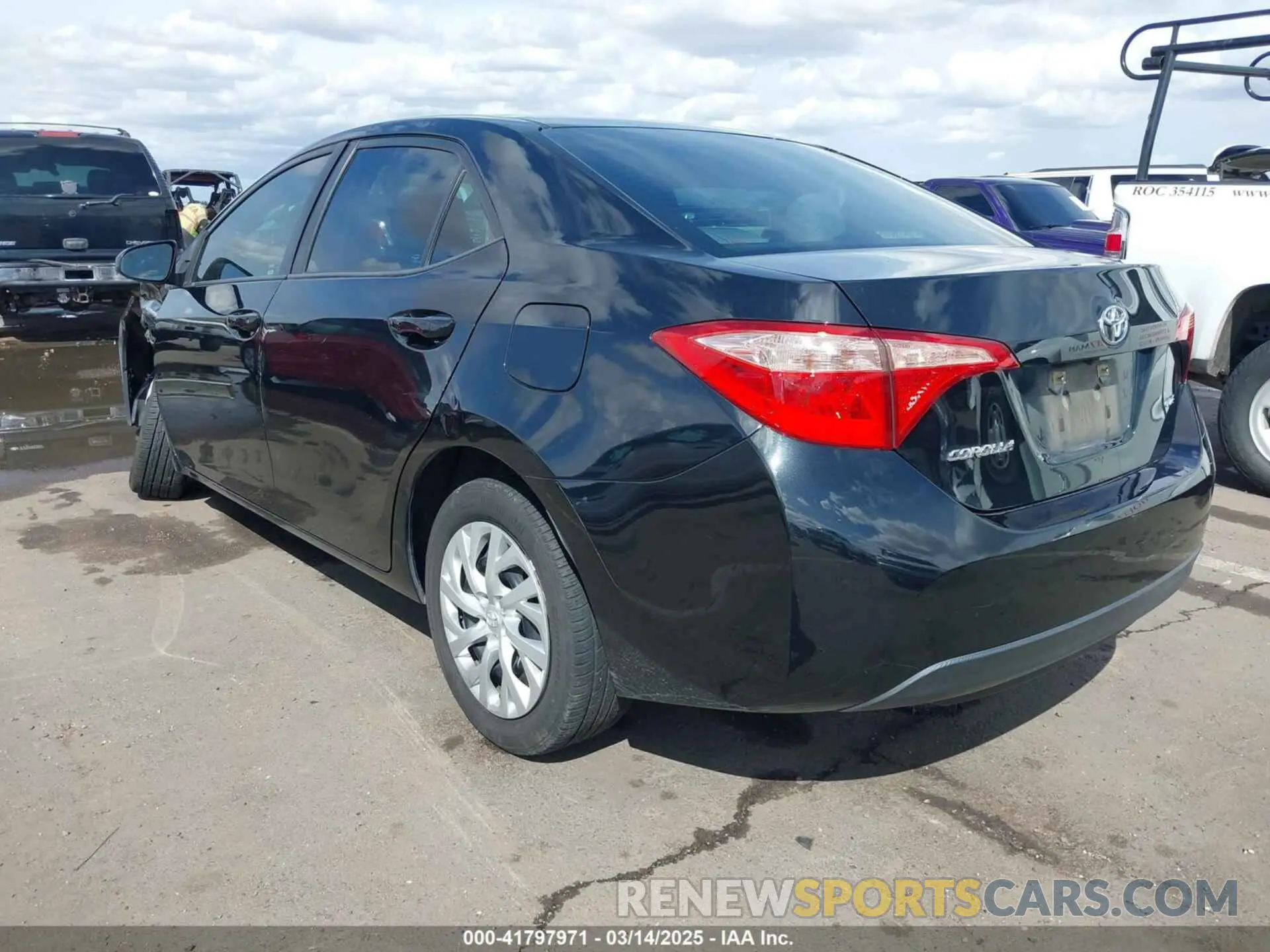 3 Photograph of a damaged car 5YFBURHE3KP874871 TOYOTA COROLLA 2019