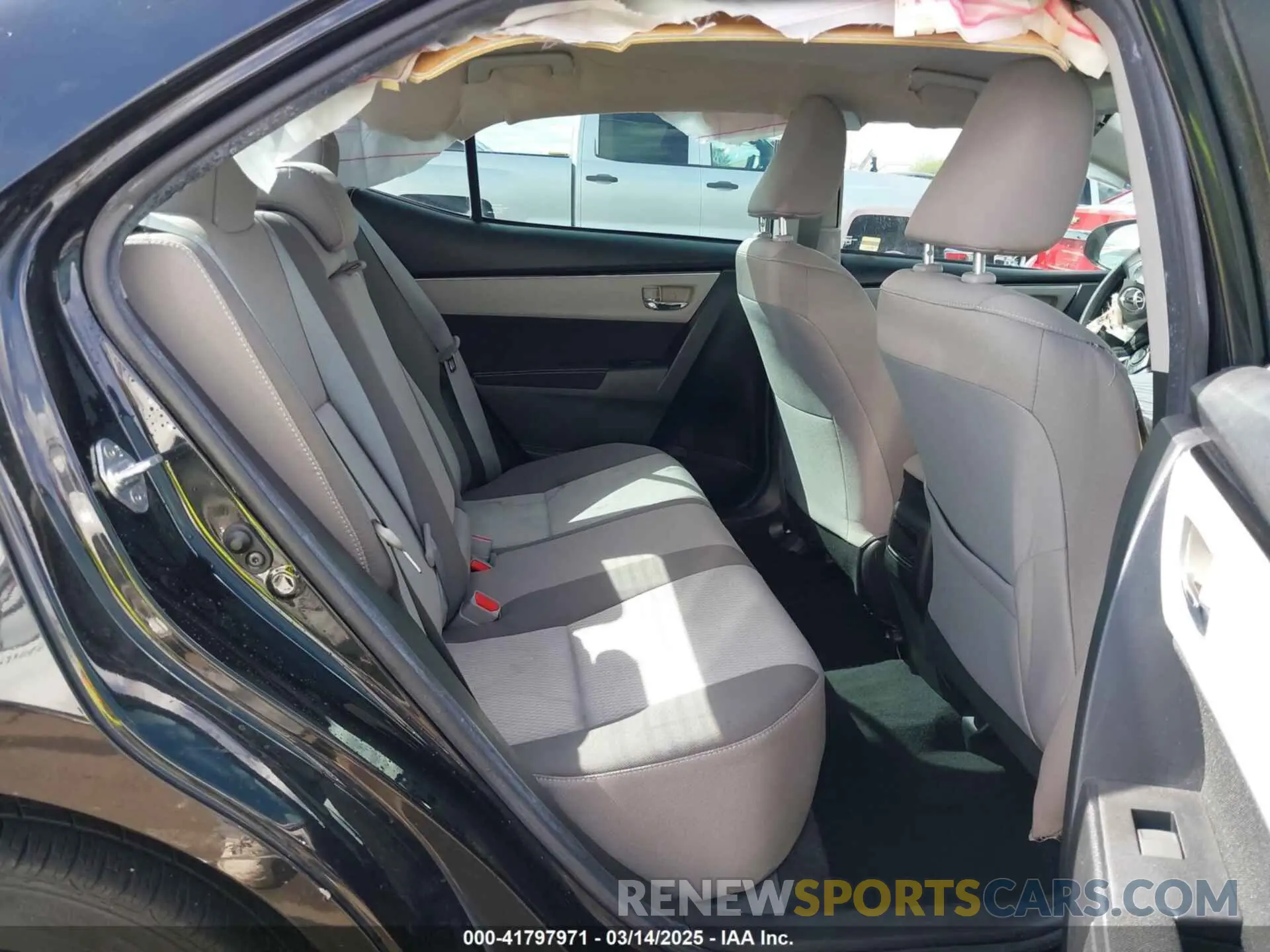 8 Photograph of a damaged car 5YFBURHE3KP874871 TOYOTA COROLLA 2019