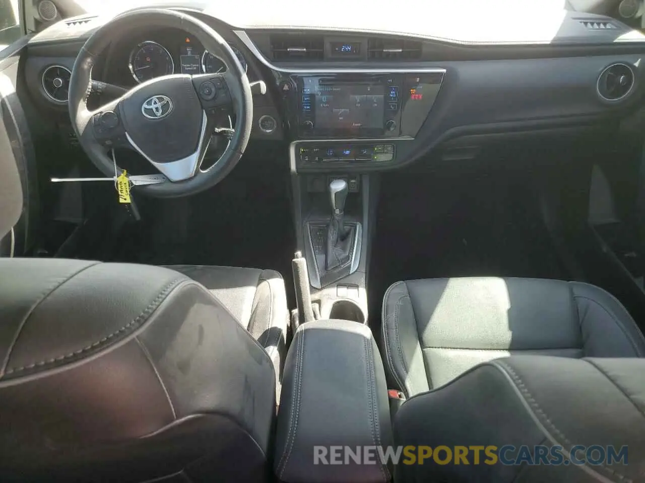 8 Photograph of a damaged car 5YFBURHE3KP875065 TOYOTA COROLLA 2019