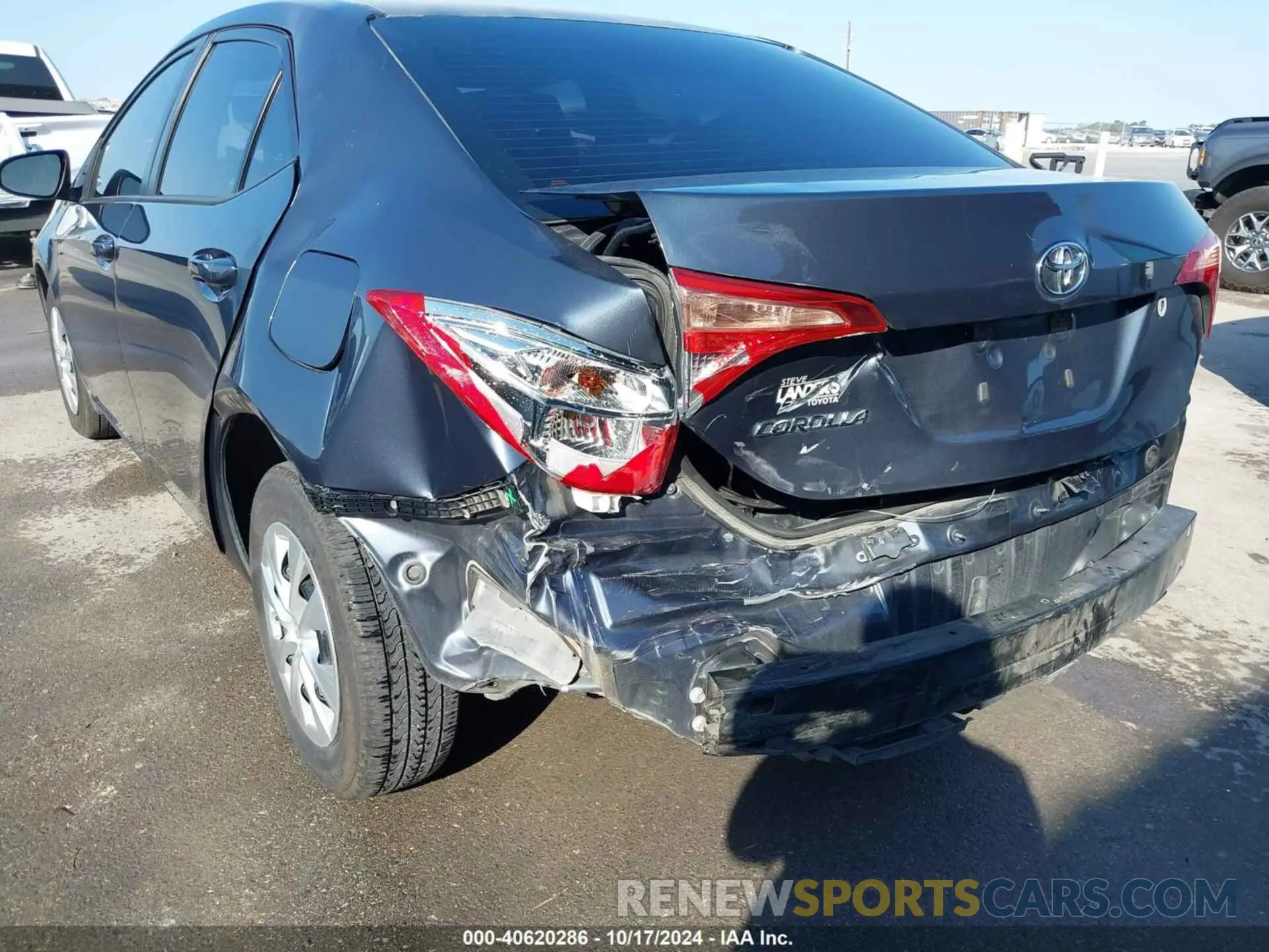 18 Photograph of a damaged car 5YFBURHE3KP875387 TOYOTA COROLLA 2019