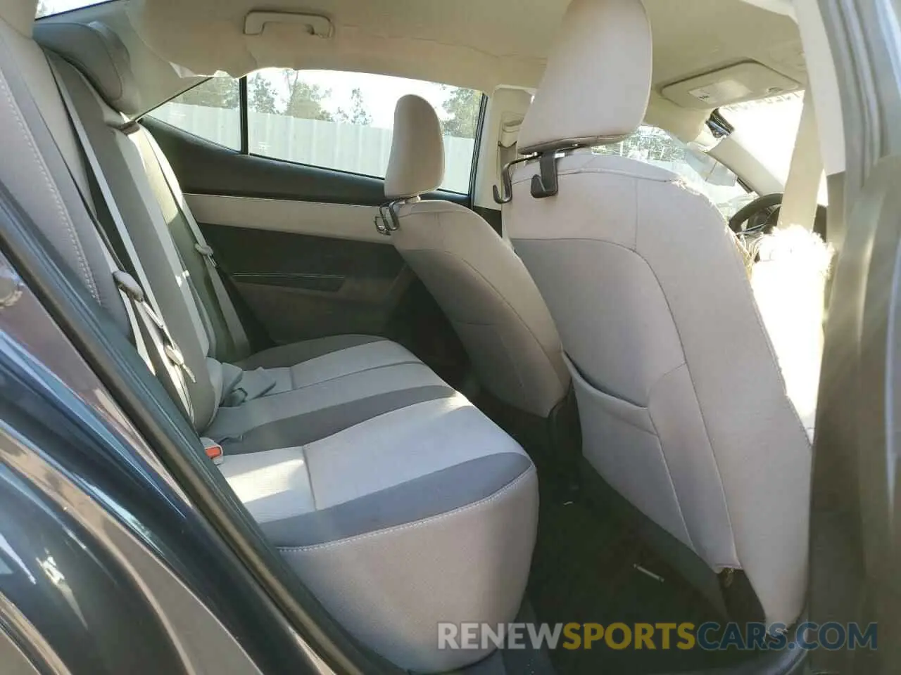 10 Photograph of a damaged car 5YFBURHE3KP876071 TOYOTA COROLLA 2019