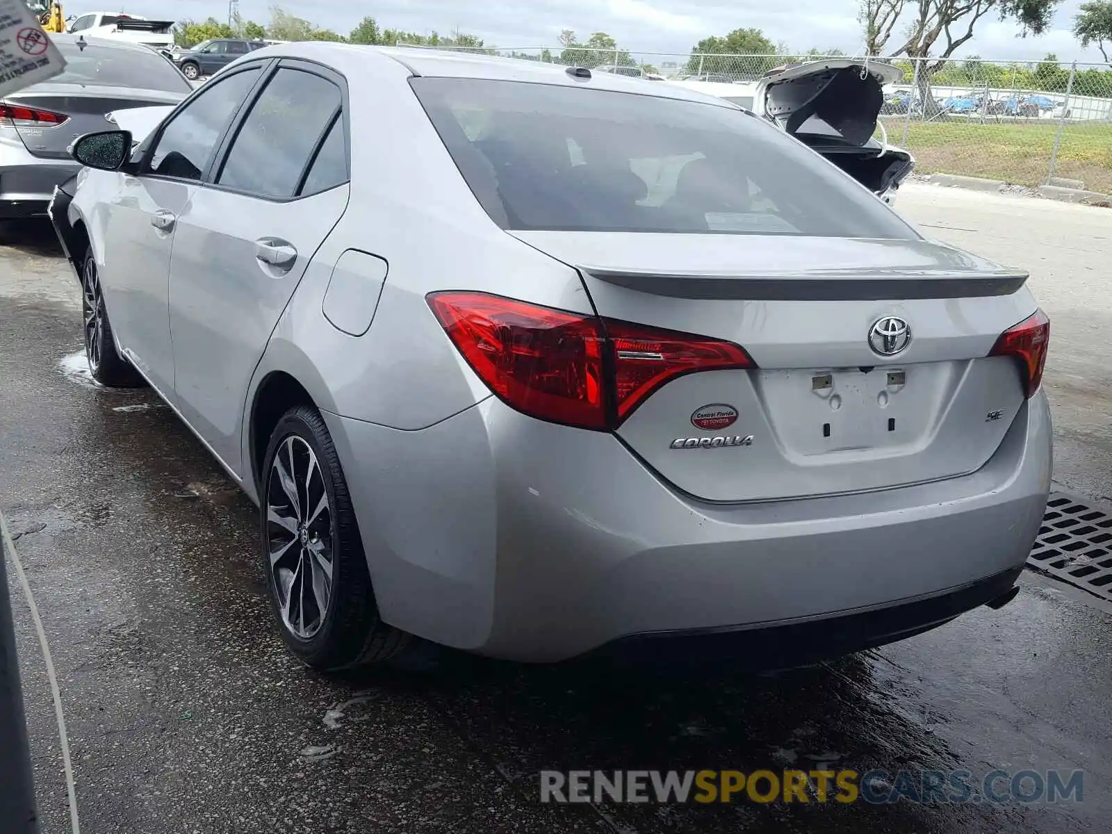 3 Photograph of a damaged car 5YFBURHE3KP880055 TOYOTA COROLLA 2019