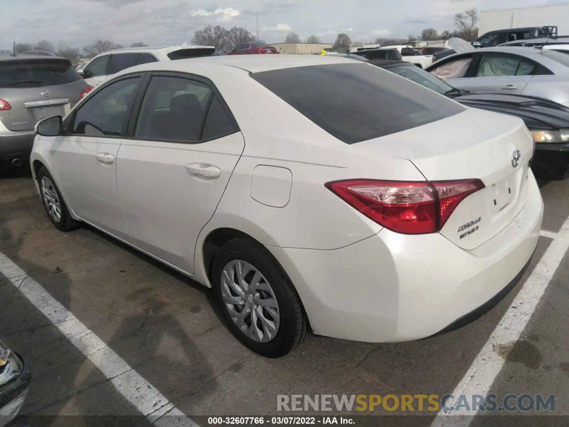 3 Photograph of a damaged car 5YFBURHE3KP883859 TOYOTA COROLLA 2019