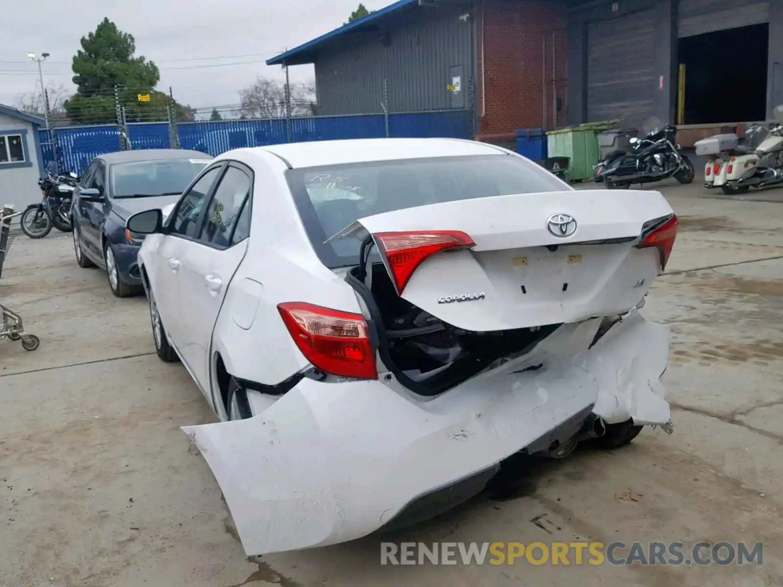 3 Photograph of a damaged car 5YFBURHE3KP885174 TOYOTA COROLLA 2019