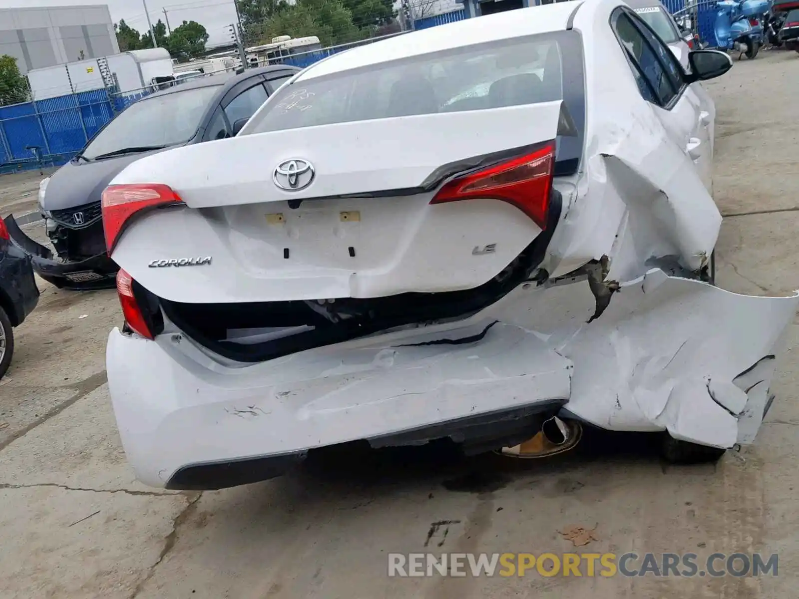 9 Photograph of a damaged car 5YFBURHE3KP885174 TOYOTA COROLLA 2019