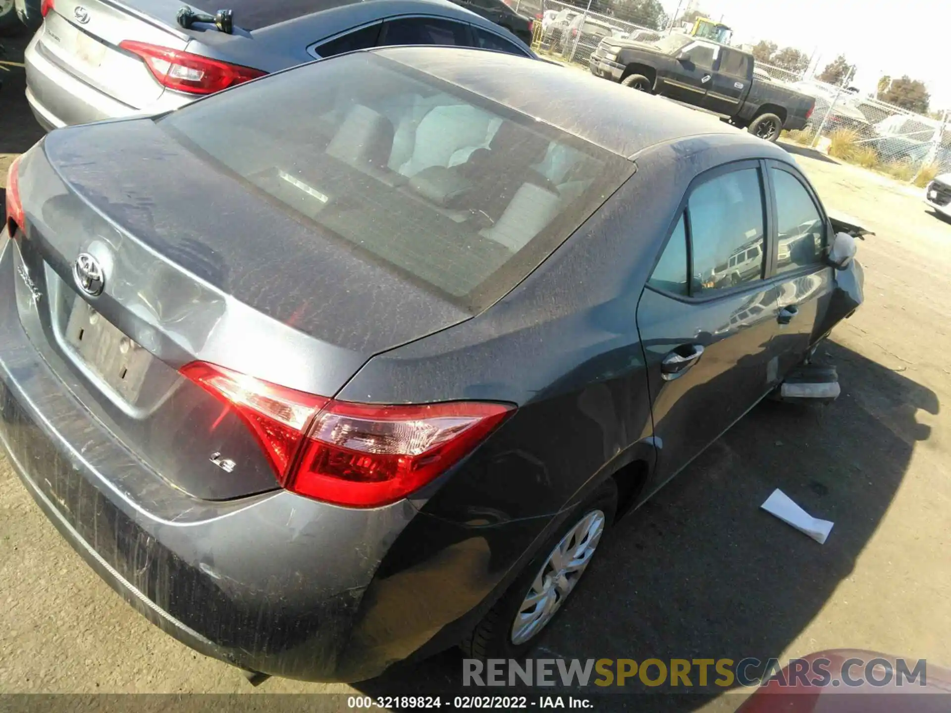 4 Photograph of a damaged car 5YFBURHE3KP887751 TOYOTA COROLLA 2019