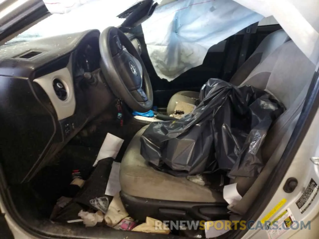 7 Photograph of a damaged car 5YFBURHE3KP892626 TOYOTA COROLLA 2019