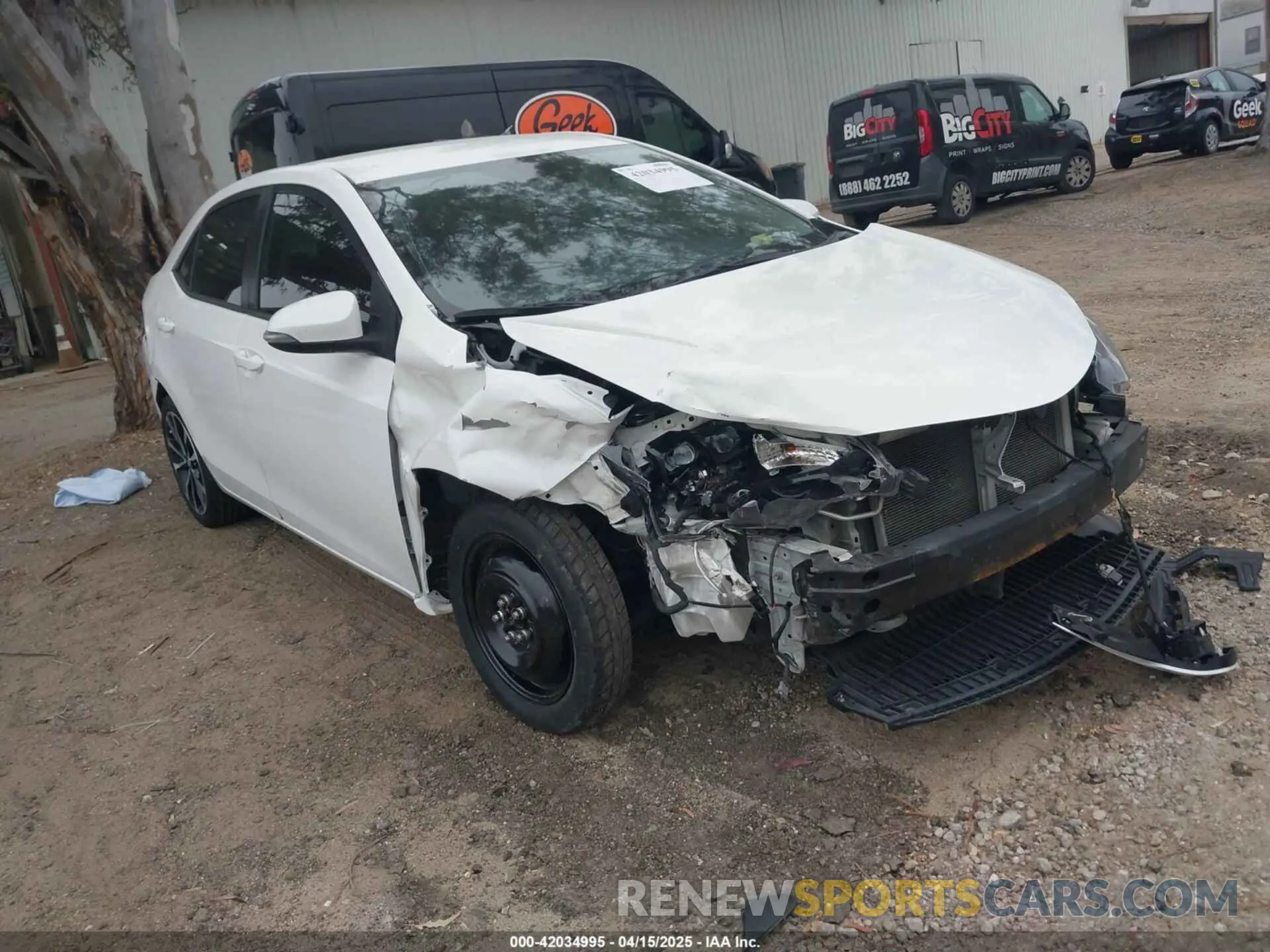 1 Photograph of a damaged car 5YFBURHE3KP895705 TOYOTA COROLLA 2019