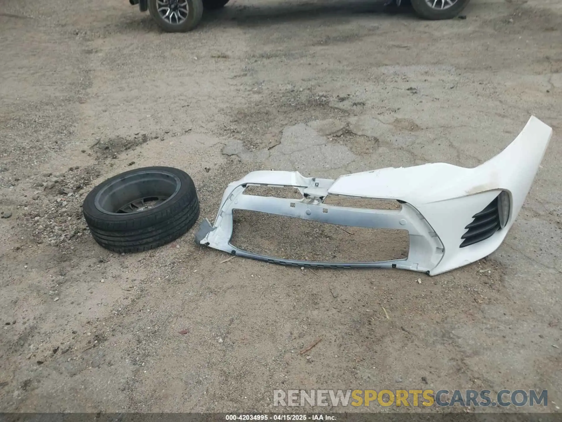 12 Photograph of a damaged car 5YFBURHE3KP895705 TOYOTA COROLLA 2019