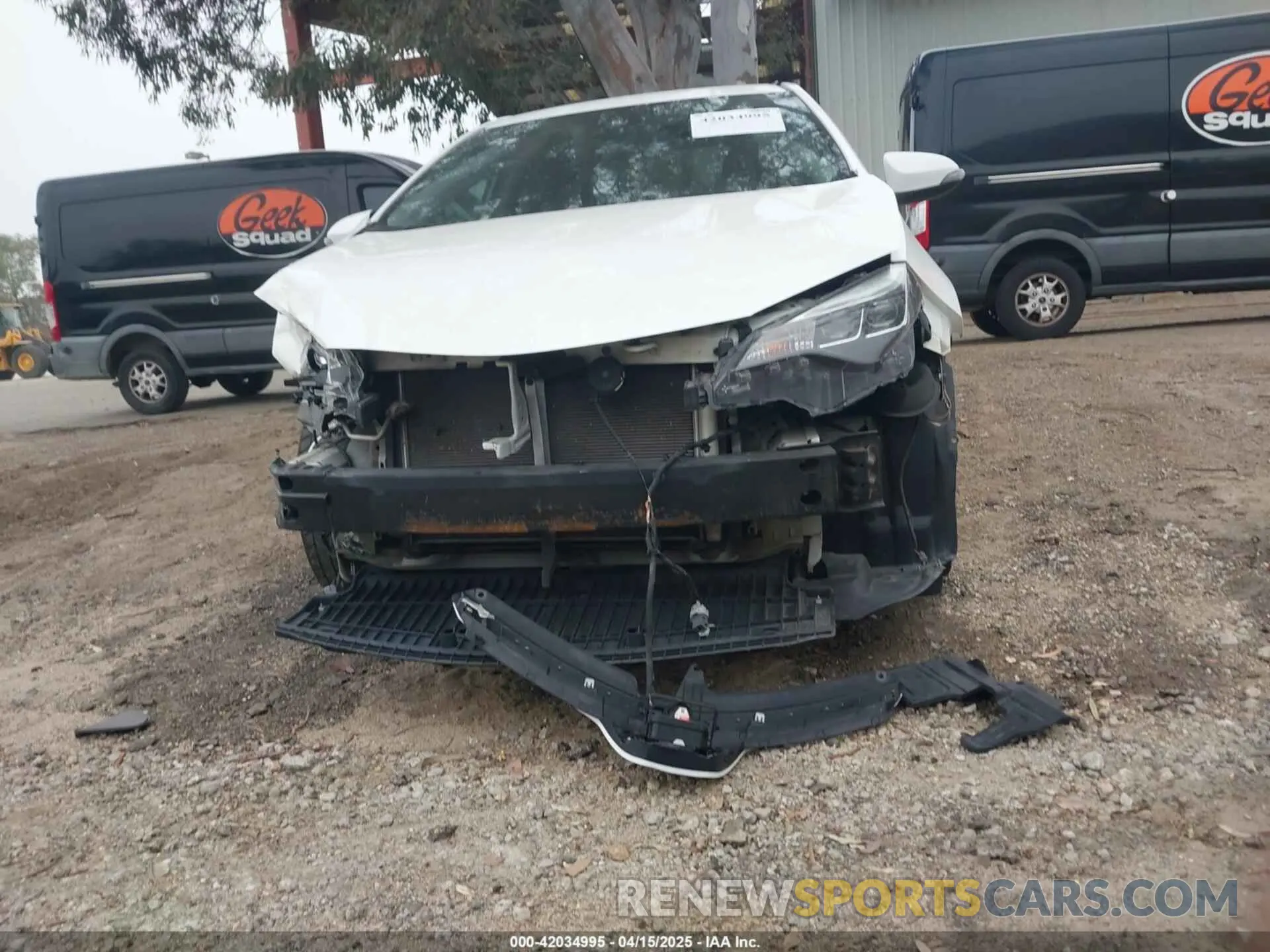 13 Photograph of a damaged car 5YFBURHE3KP895705 TOYOTA COROLLA 2019