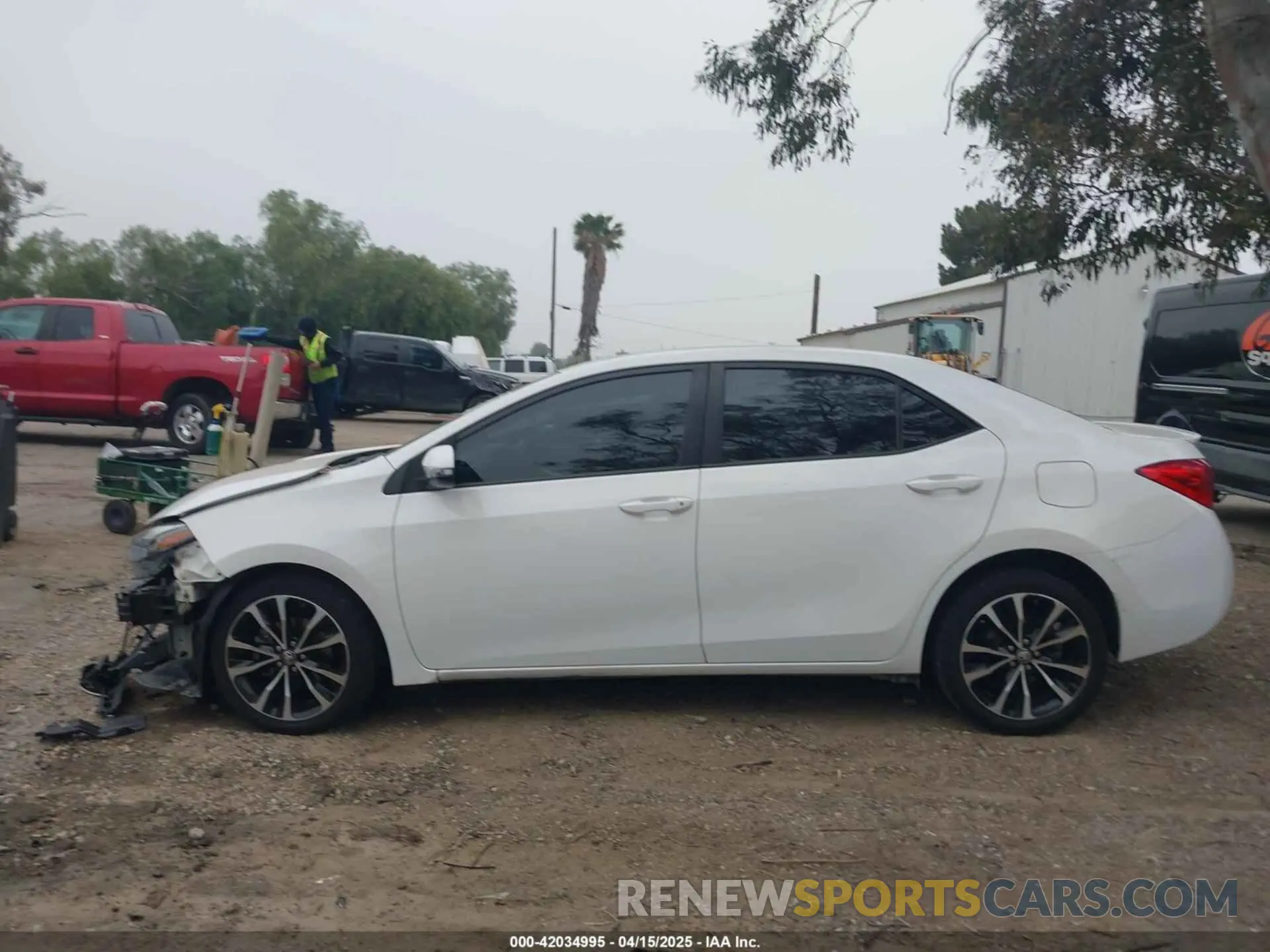 15 Photograph of a damaged car 5YFBURHE3KP895705 TOYOTA COROLLA 2019