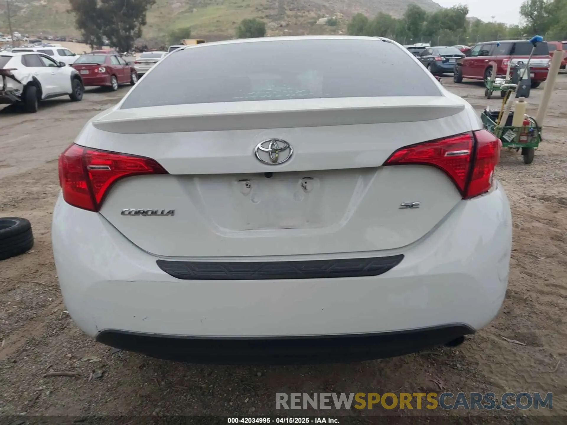 17 Photograph of a damaged car 5YFBURHE3KP895705 TOYOTA COROLLA 2019