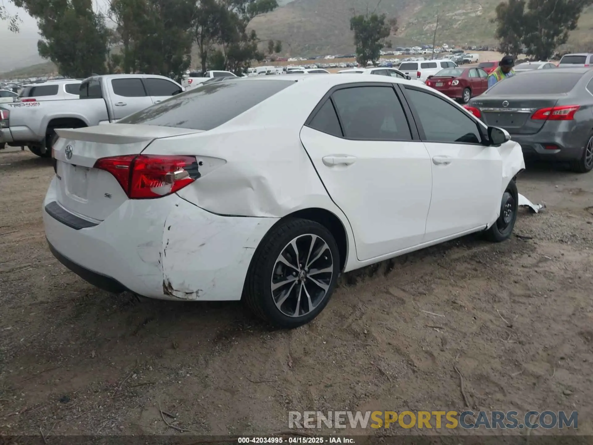 4 Photograph of a damaged car 5YFBURHE3KP895705 TOYOTA COROLLA 2019