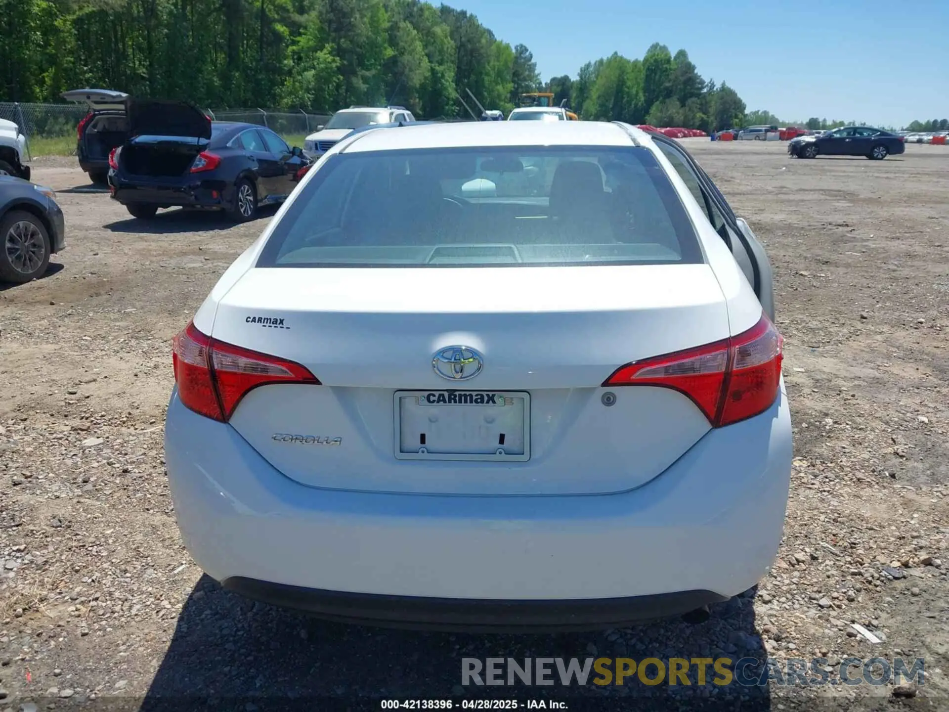 16 Photograph of a damaged car 5YFBURHE3KP902247 TOYOTA COROLLA 2019