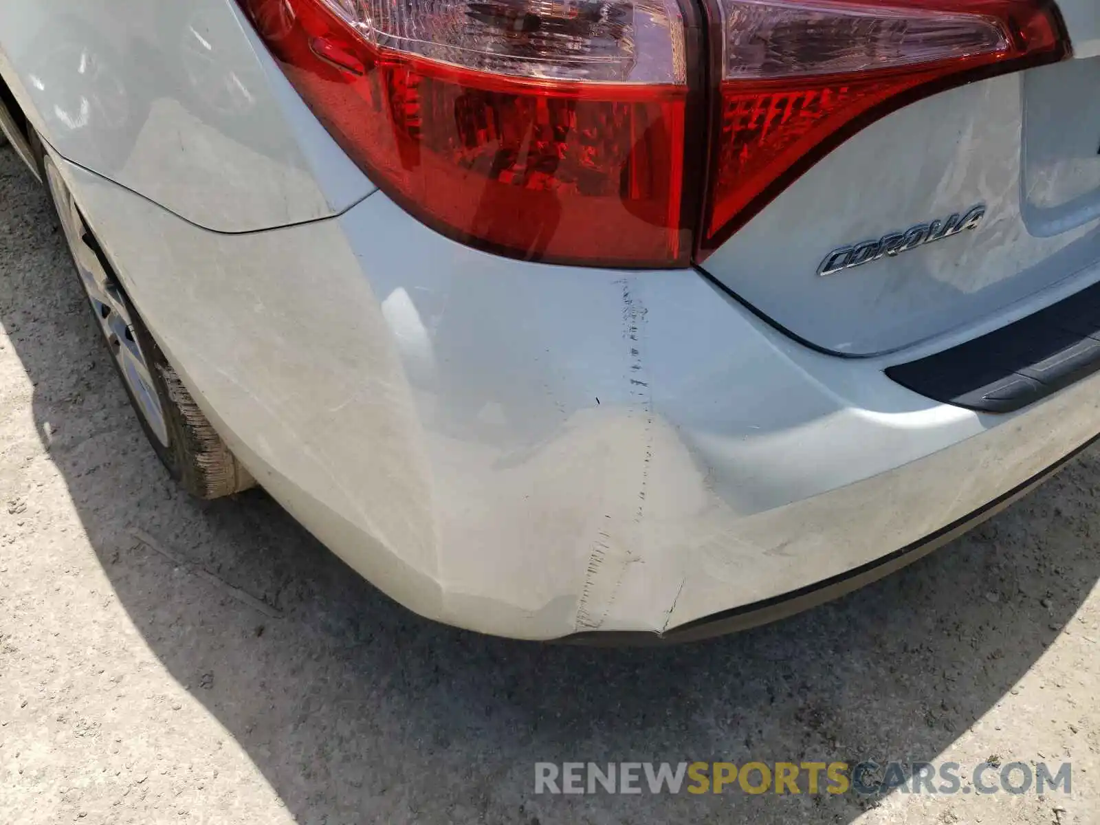 9 Photograph of a damaged car 5YFBURHE3KP926788 TOYOTA COROLLA 2019