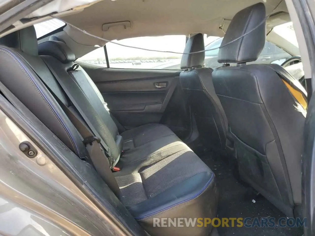 10 Photograph of a damaged car 5YFBURHE3KP927598 TOYOTA COROLLA 2019