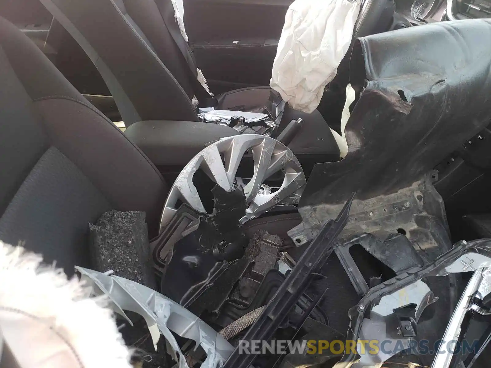 5 Photograph of a damaged car 5YFBURHE3KP936981 TOYOTA COROLLA 2019