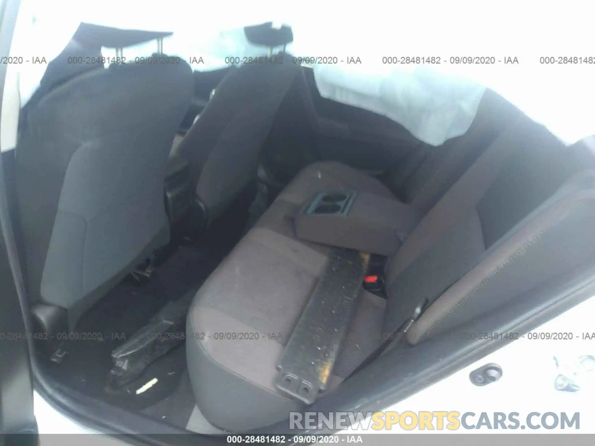 8 Photograph of a damaged car 5YFBURHE3KP937094 TOYOTA COROLLA 2019