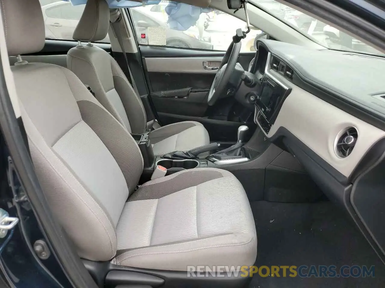 5 Photograph of a damaged car 5YFBURHE3KP939492 TOYOTA COROLLA 2019